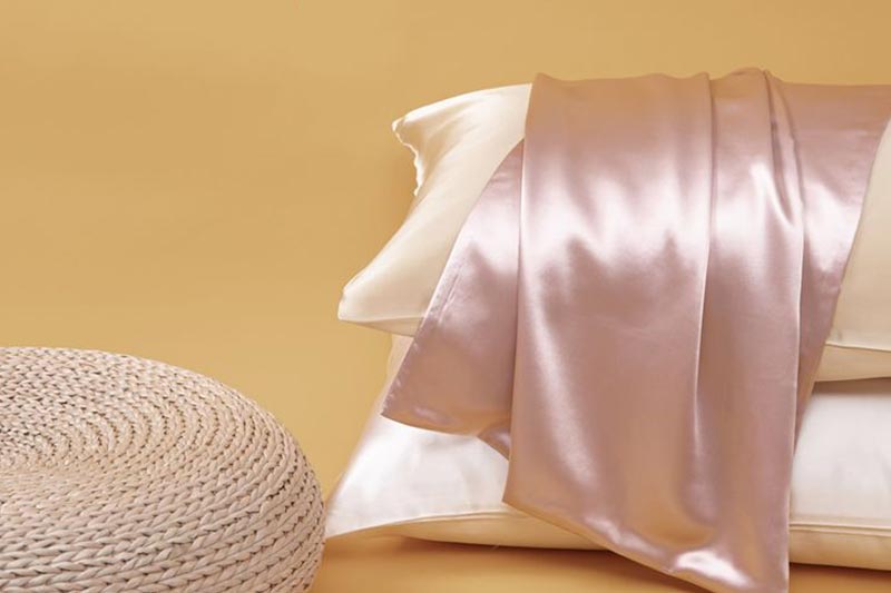 What-is-the-downside-of-a-silk-pillowcase