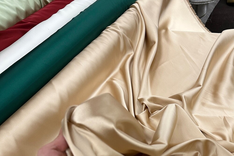 Whats-Mulberry-Silk_Charmeuse_Crepe-de-chine